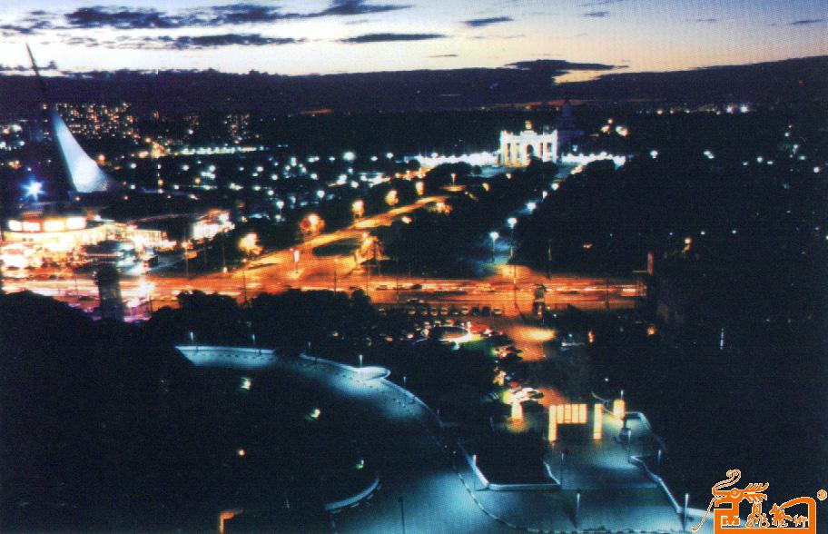 《莫斯科效外的晚上》1998年秋，于俄罗斯莫斯科郊外